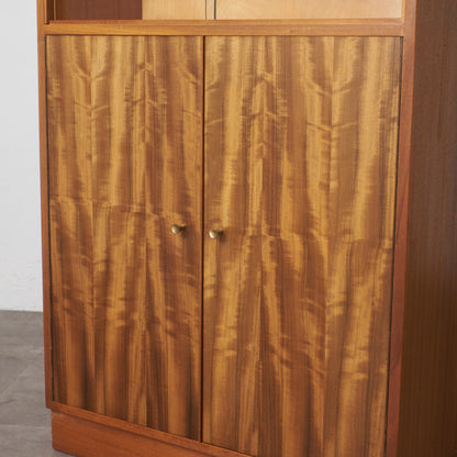 Cumbrae ヴィンテージ ガラスキャビネット