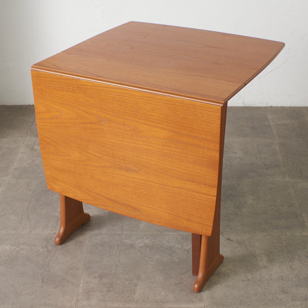 ドロップリーフ ゲートレッグテーブル