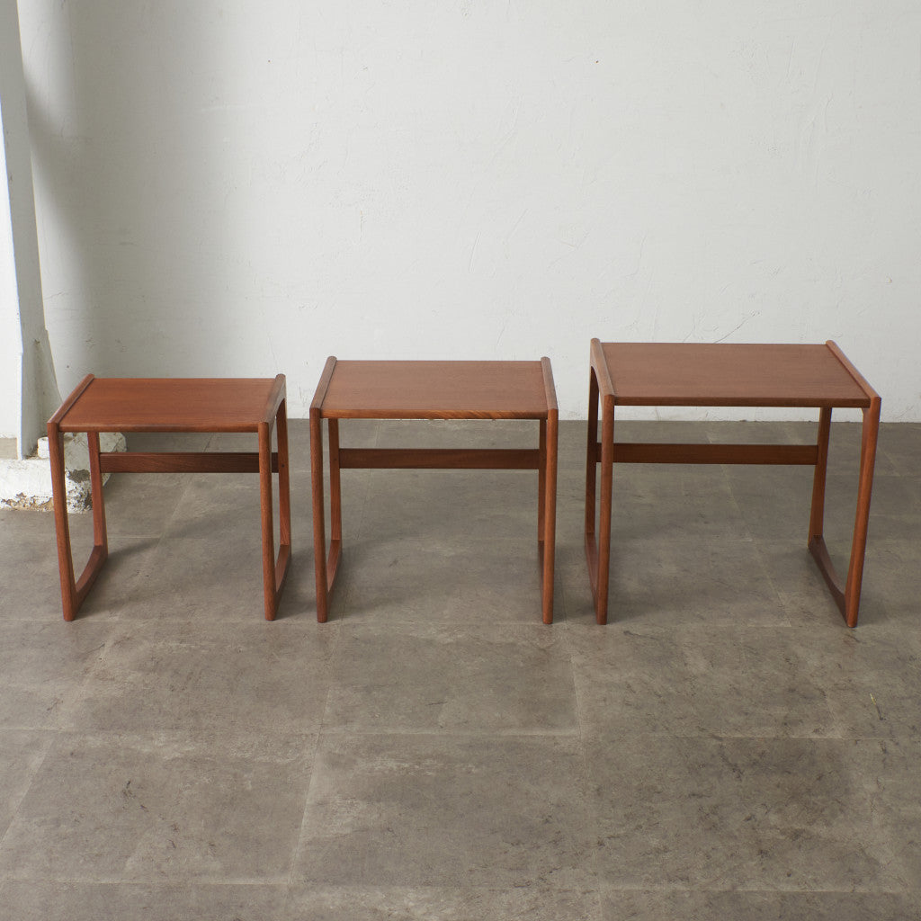 Quadrille ヴィンテージ ネストテーブル