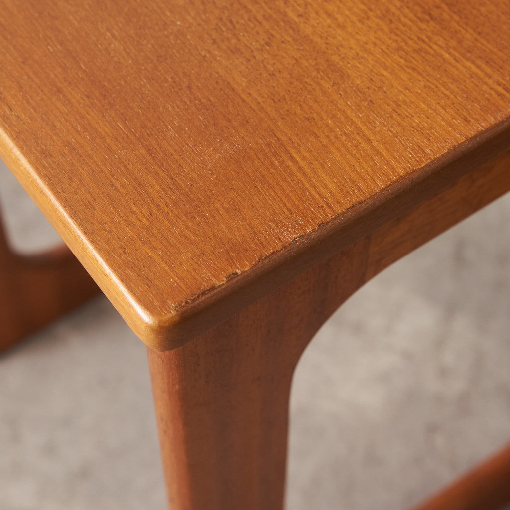 ヴィンテージ 拡張式天板付き ネストテーブル