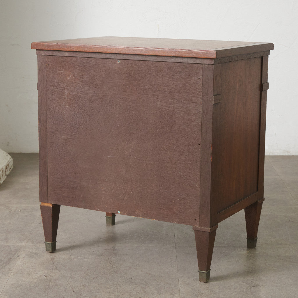 TRIUNE ナイトテーブル