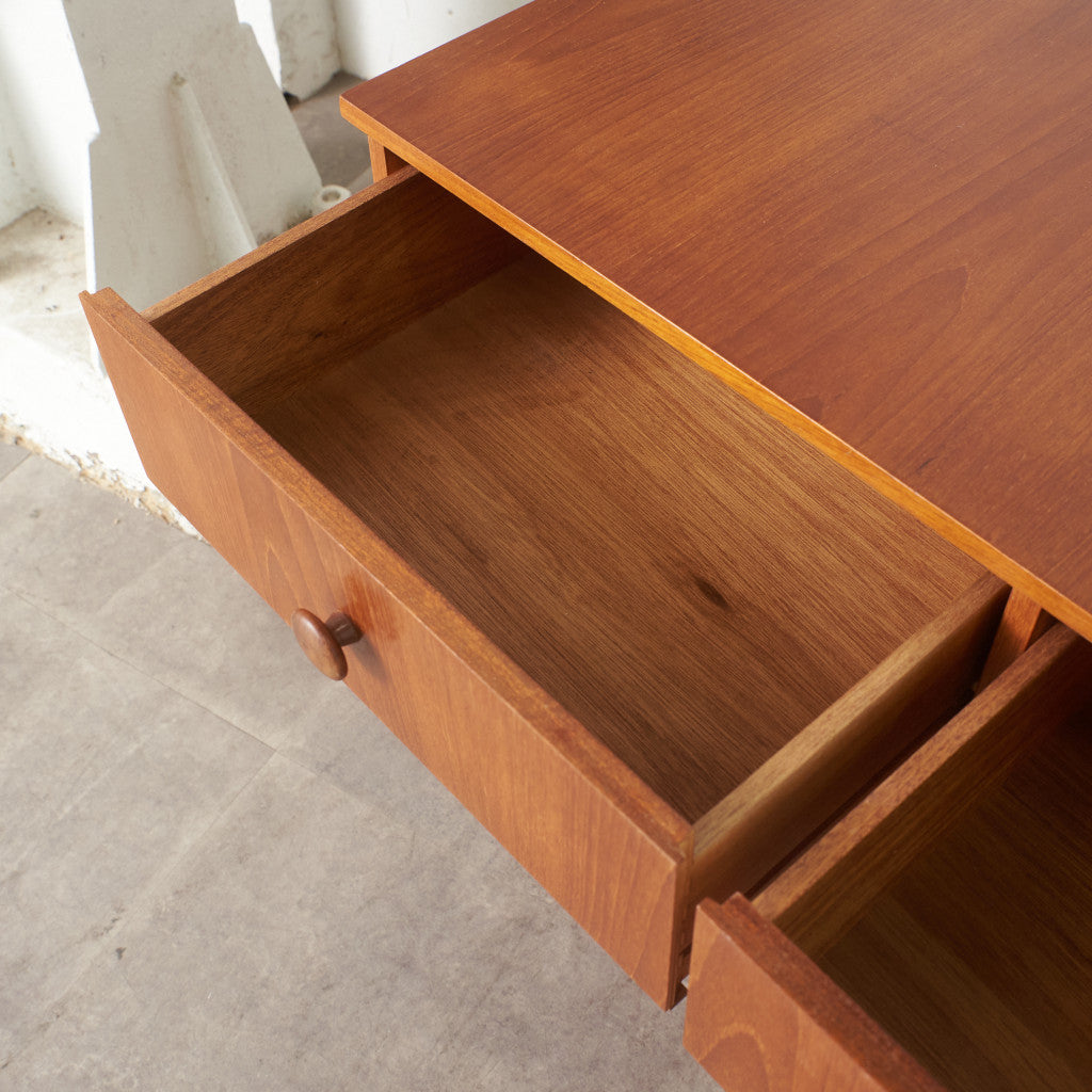 イギリスヴィンテージ サイドボード