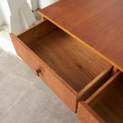 イギリスヴィンテージ サイドボード