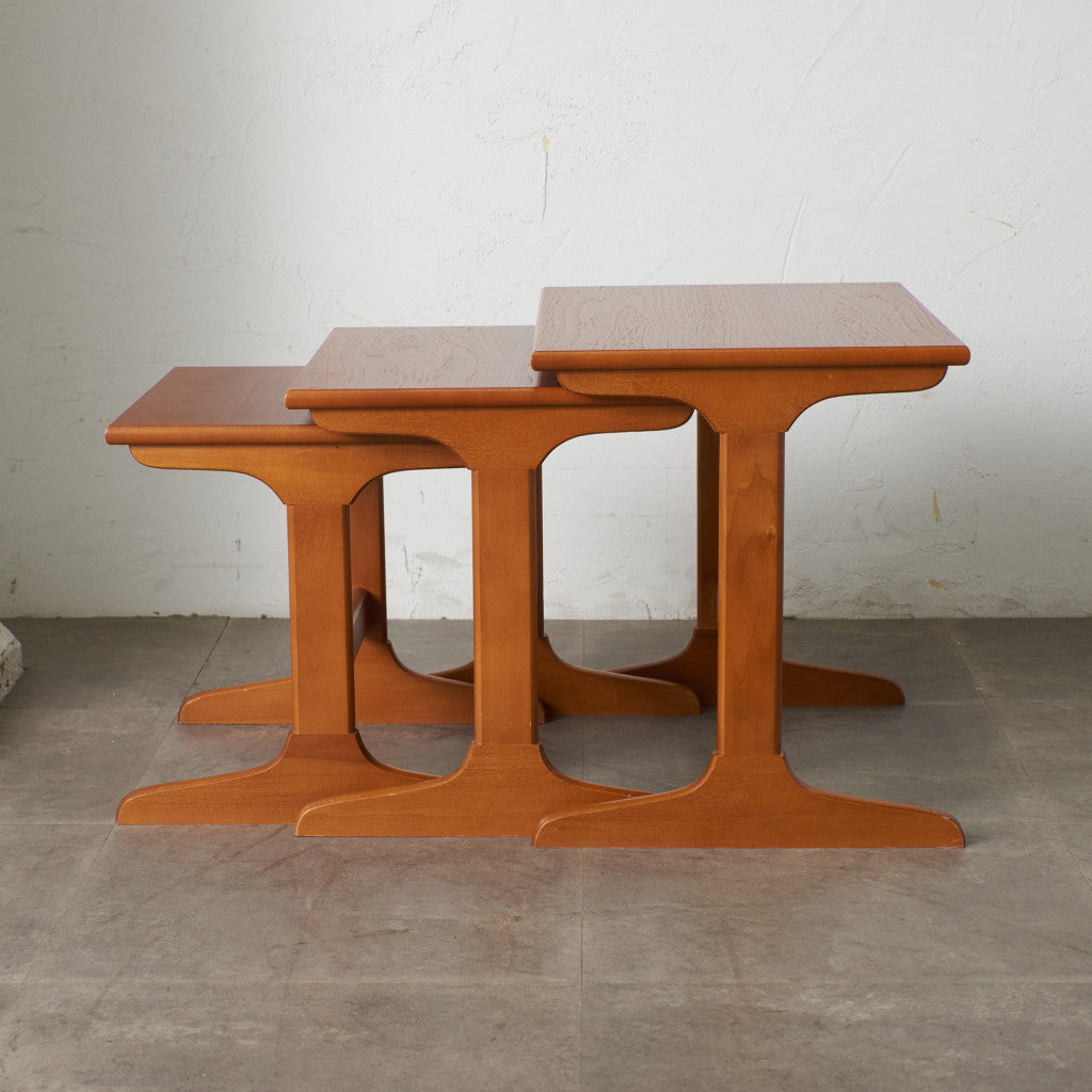 英国ヴィンテージ ネストテーブル