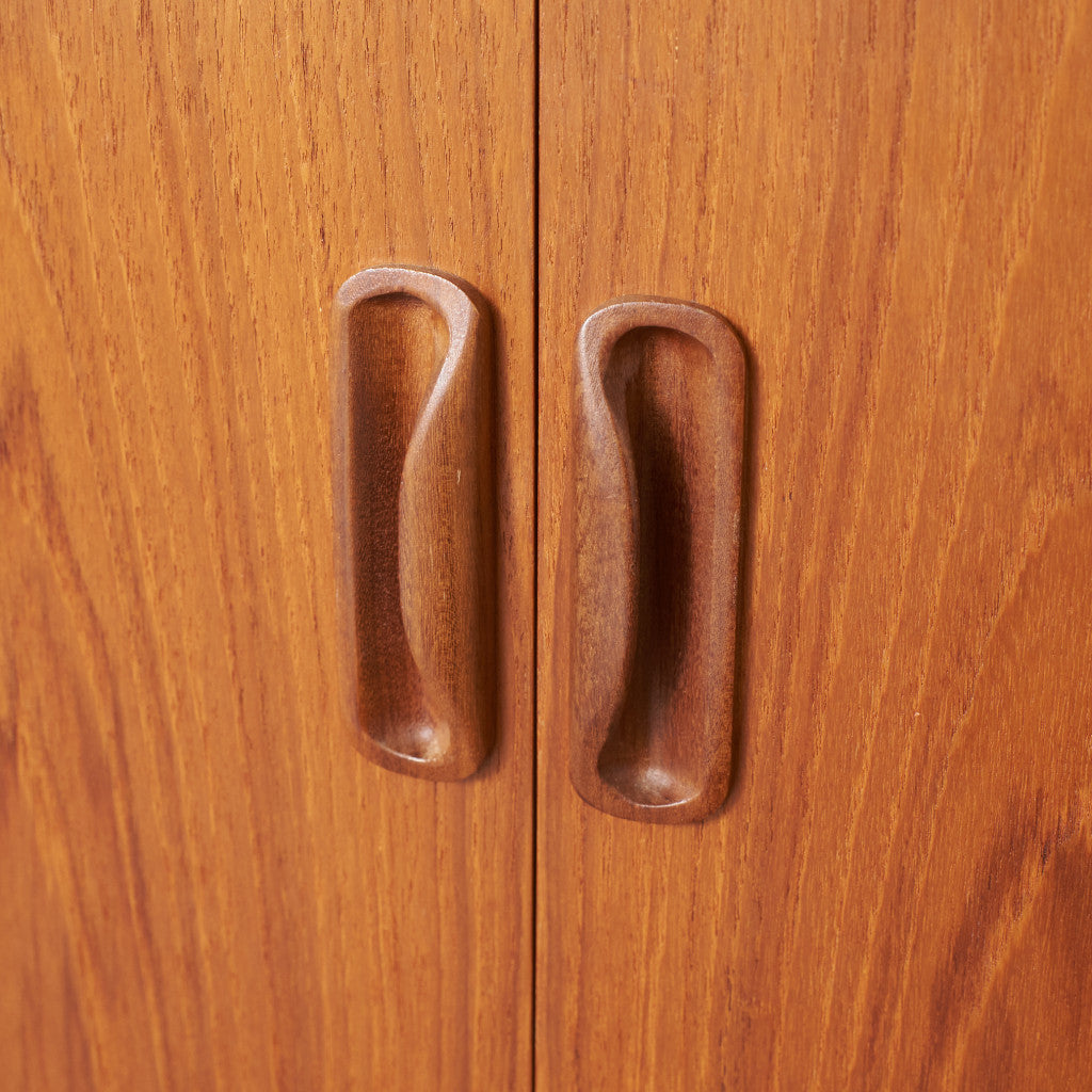 Fresco 脚付きサイドボード (4072)