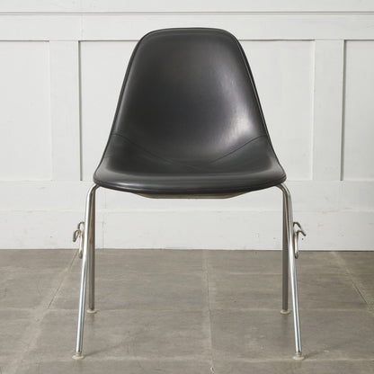 サイドシェルチェア スタッキングベース