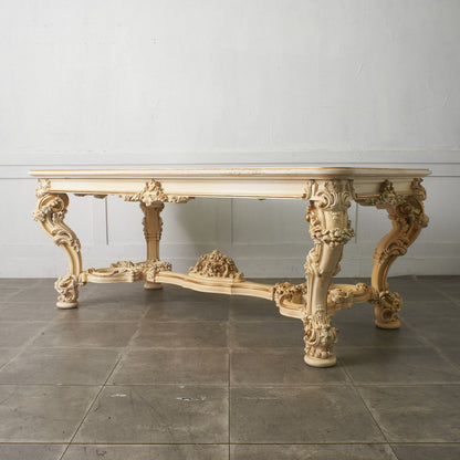 ダイニングテーブル