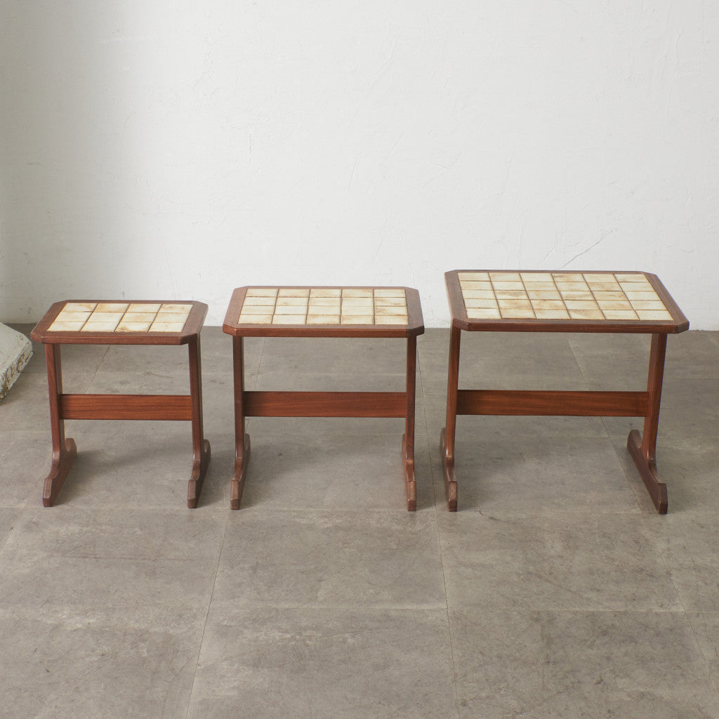 ヴィンテージ タイルトップ ネストテーブル (3585D)