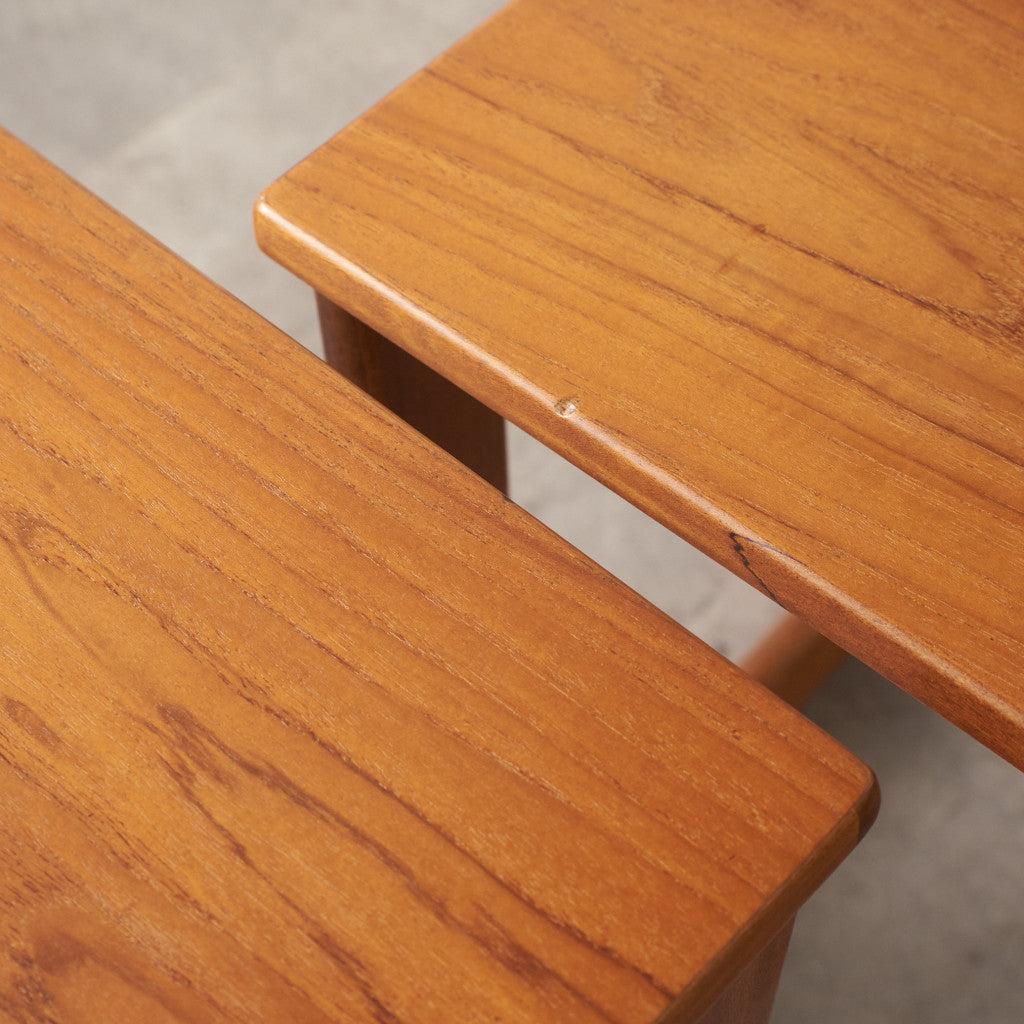 ヴィンテージ 拡張式天板付き ネストテーブル