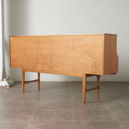 S-Form ヴィンテージ ハイサイドボード