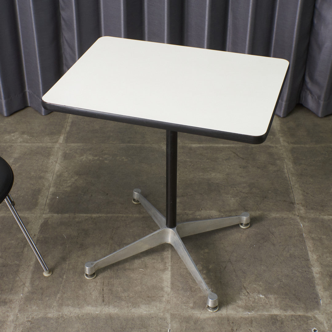 イームズ コントラクトベース テーブル