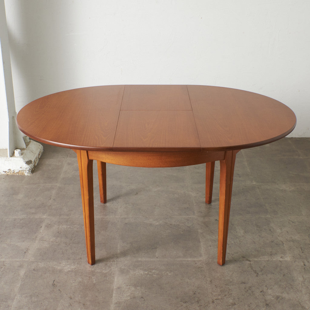 英国ヴィンテージ ラウンドダイニングテーブル