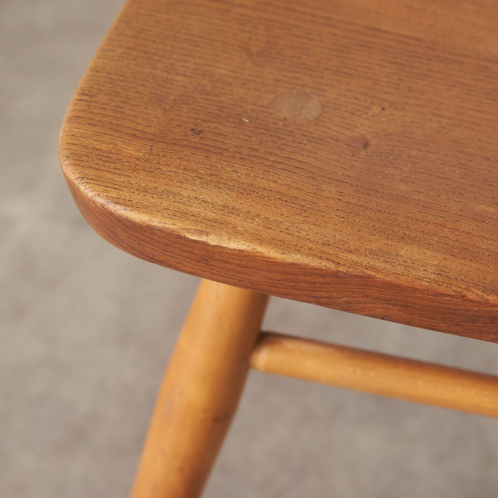 スティックバックチェア