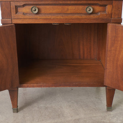 TRIUNE ナイトテーブル