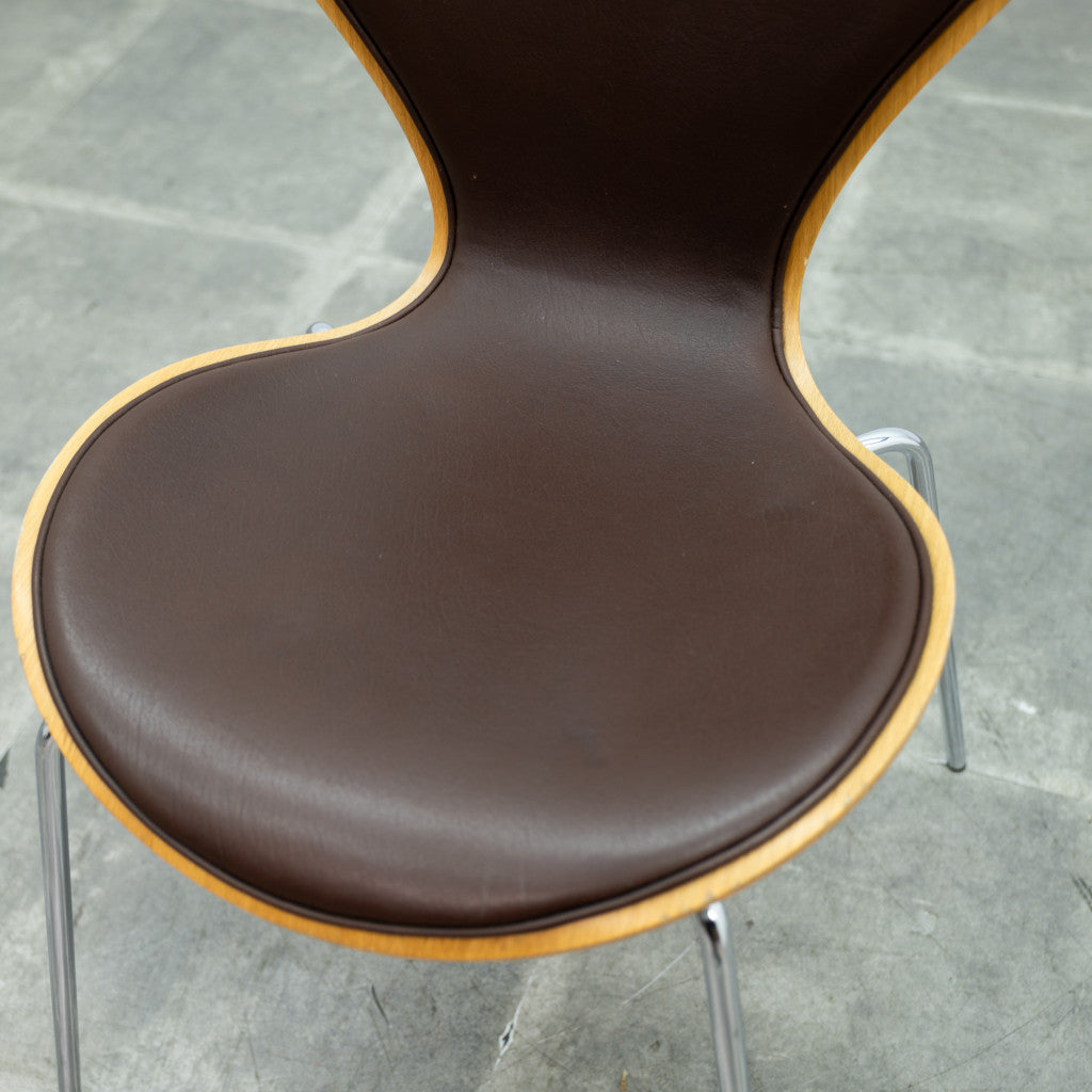 セブンチェア / フロントパディング