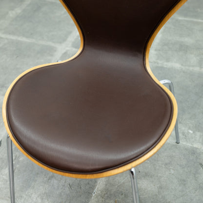 セブンチェア / フロントパディング