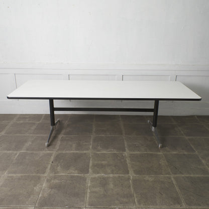 イームズ コントラクトベース ミーティングテーブル