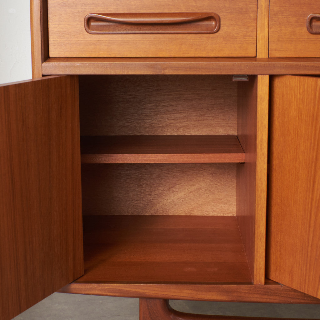 Fresco 脚付きサイドボード (4072)