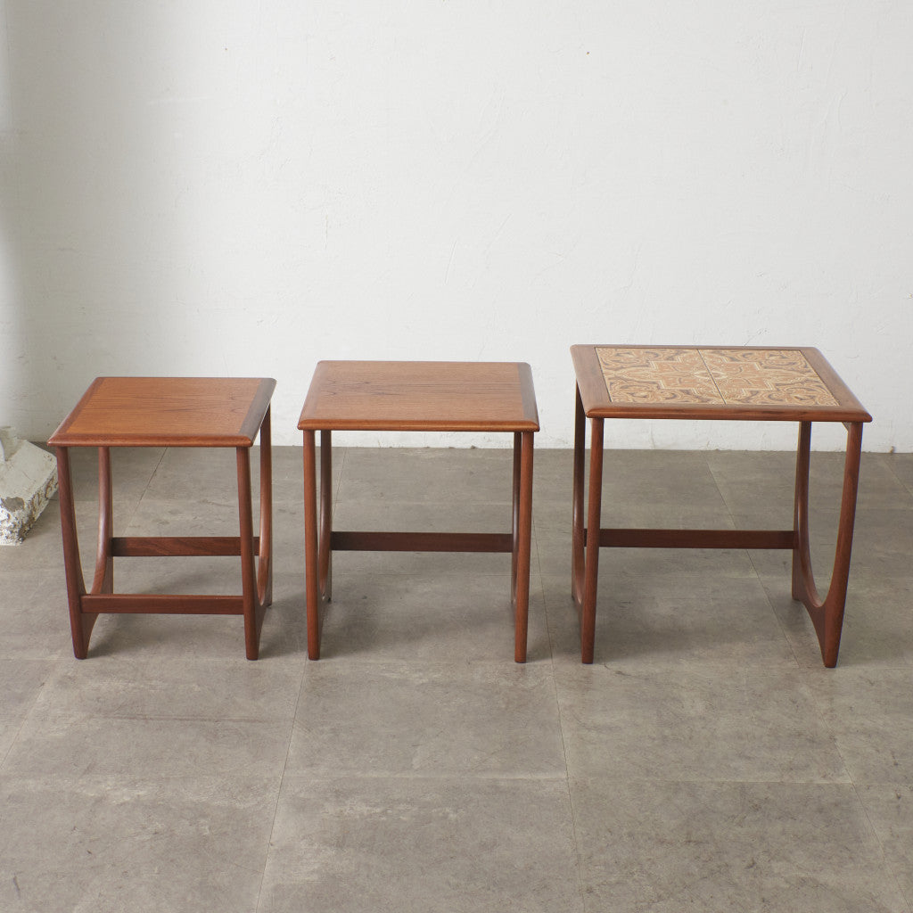 Astro セラミックタイルトップ ネストテーブル (3552D)