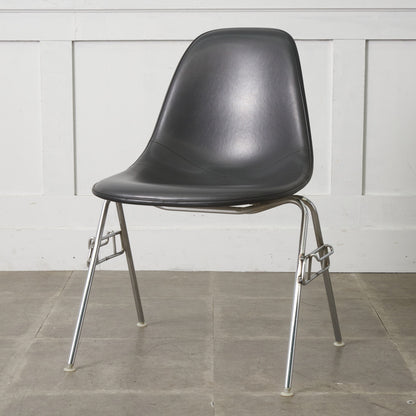 サイドシェルチェア スタッキングベース