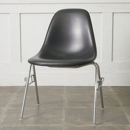 サイドシェルチェア スタッキングベース