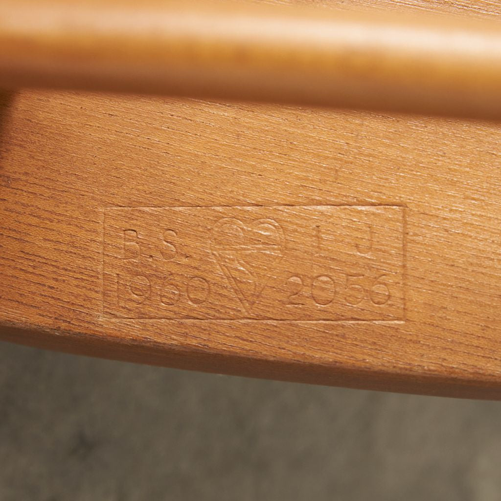 スティックバックチェア