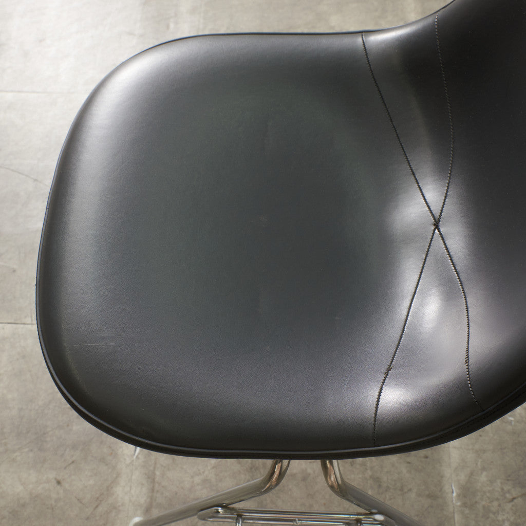 サイドシェルチェア スタッキングベース