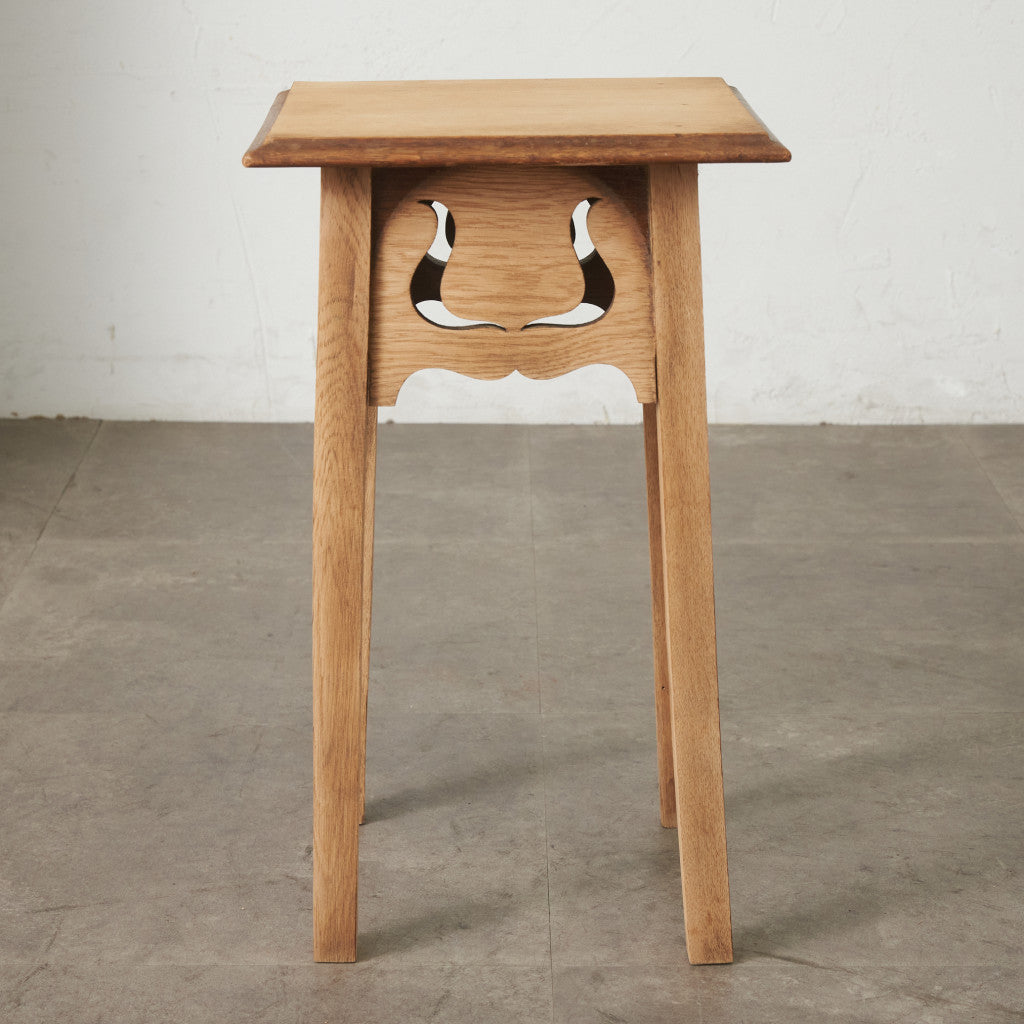 英国アンティーク アーツアンドクラフツ様式 オーク材 サイドテーブル