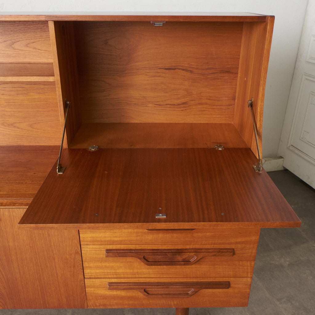 イギリス ヴィンテージ ハイサイドボード