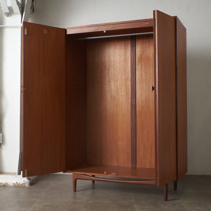 Danish ワードローブ