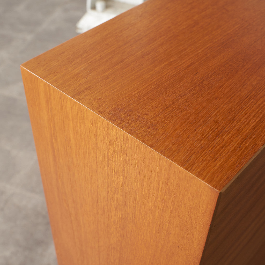 ヴィンテージ ナロー ガラスキャビネット