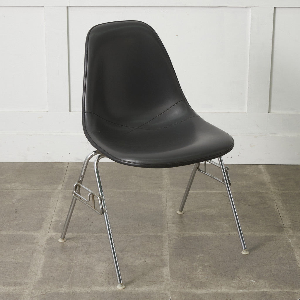 サイドシェルチェア スタッキングベース