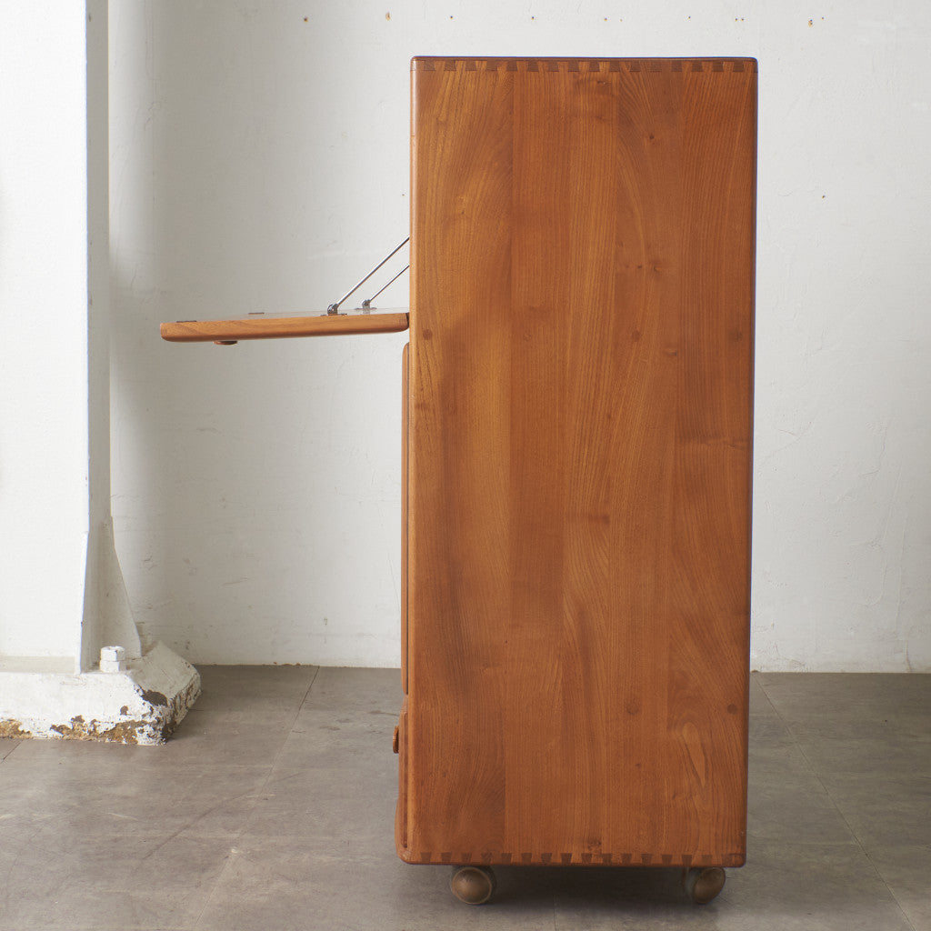 ウィンザー サービングキャビネット 469