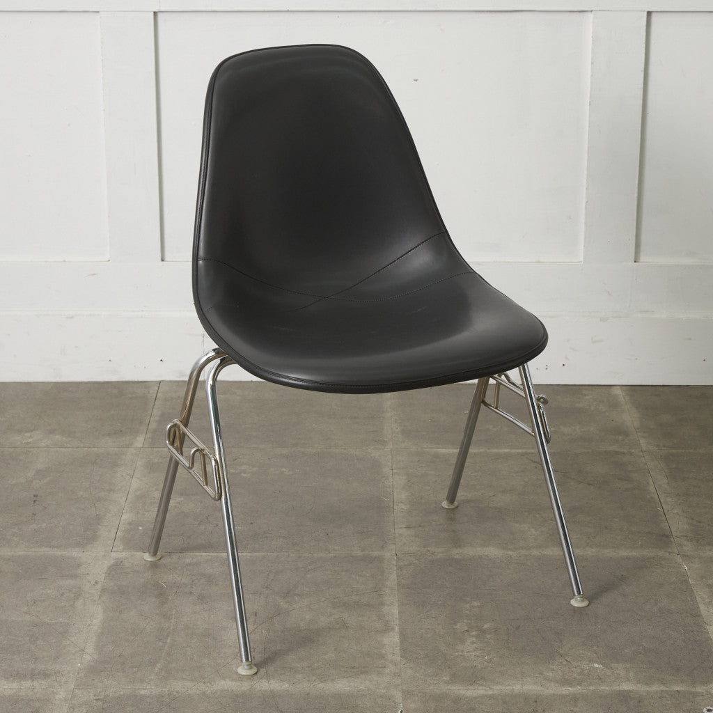 サイドシェルチェア スタッキングベース