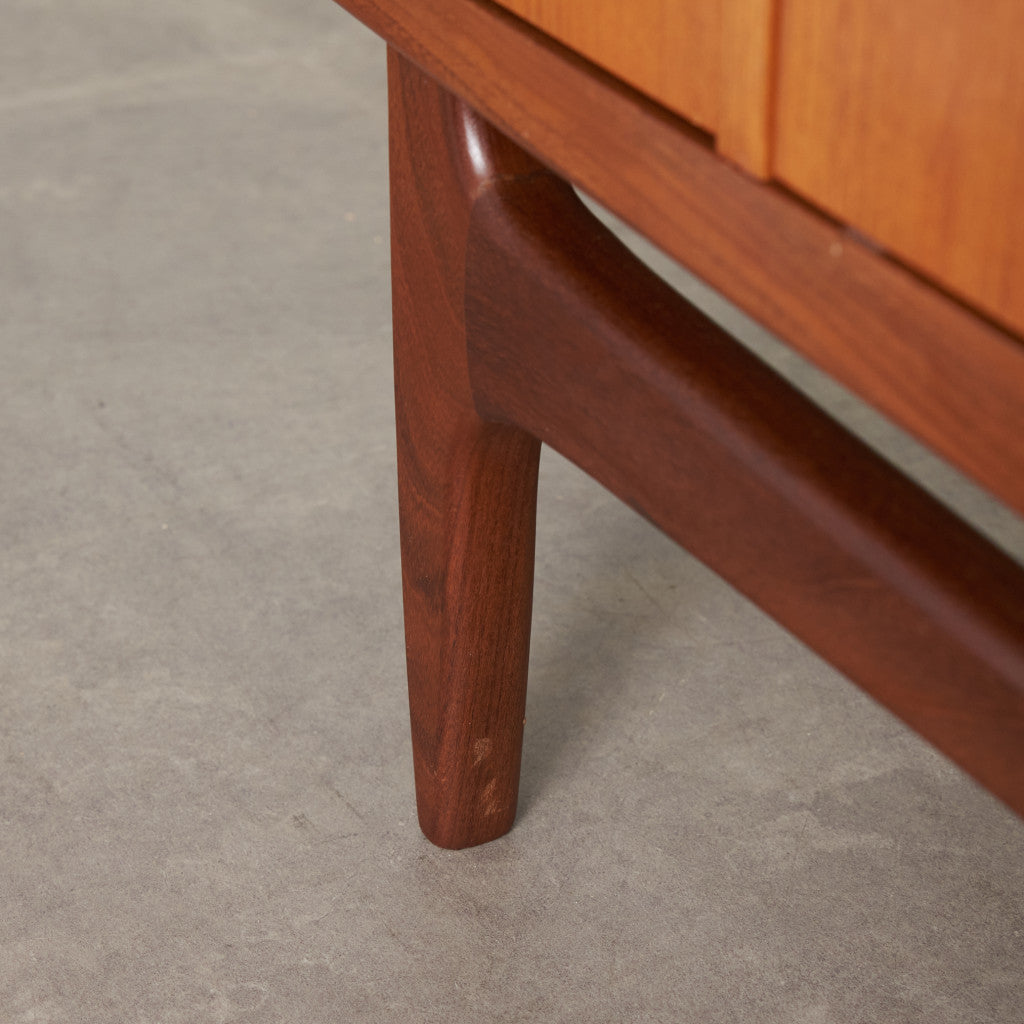 Fresco 脚付きサイドボード (4072)