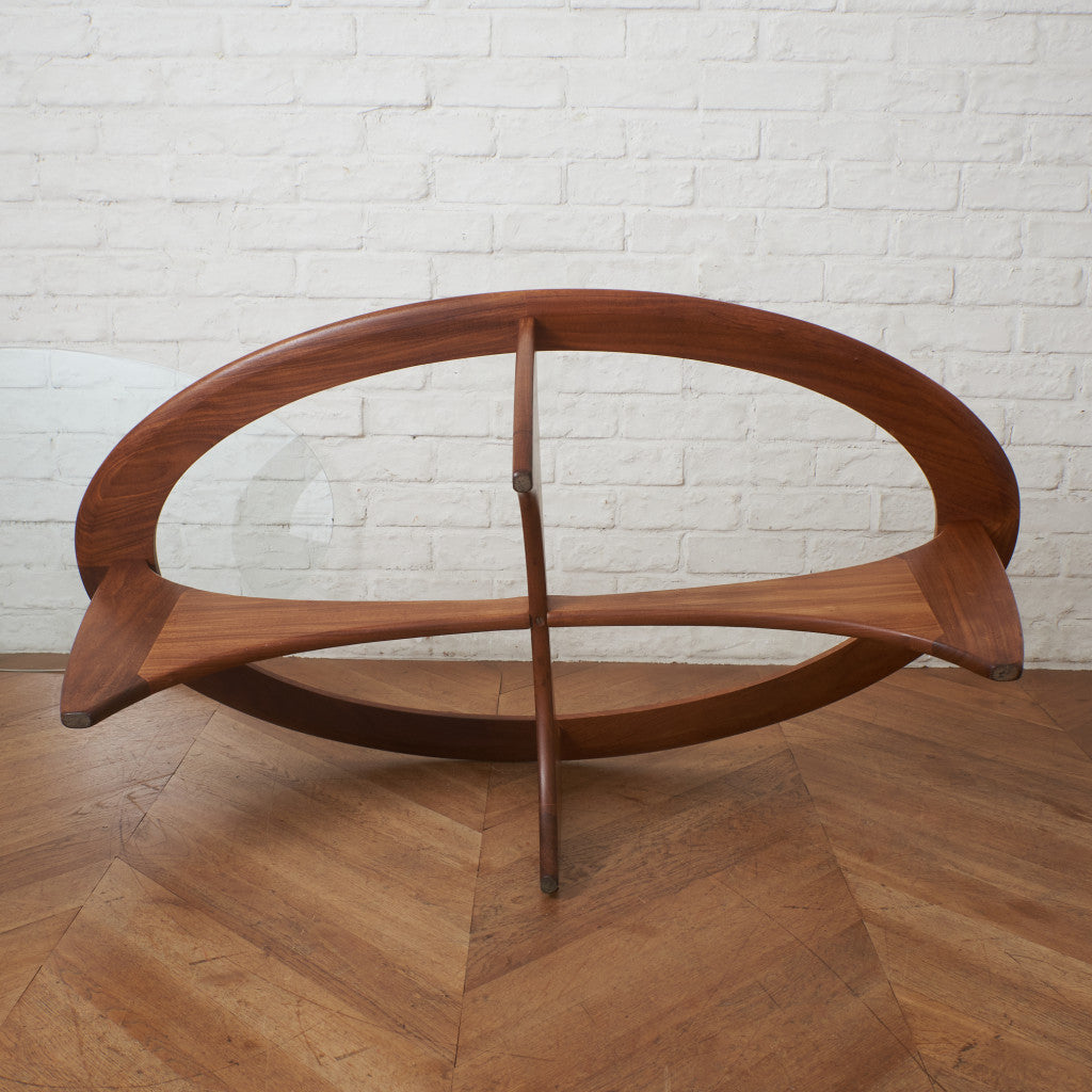 astro オーバルコーヒーテーブル