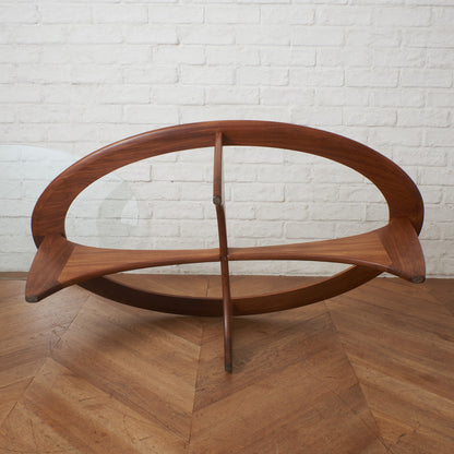 astro オーバルコーヒーテーブル