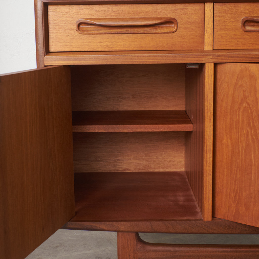 Fresco 脚付きサイドボード (4072)