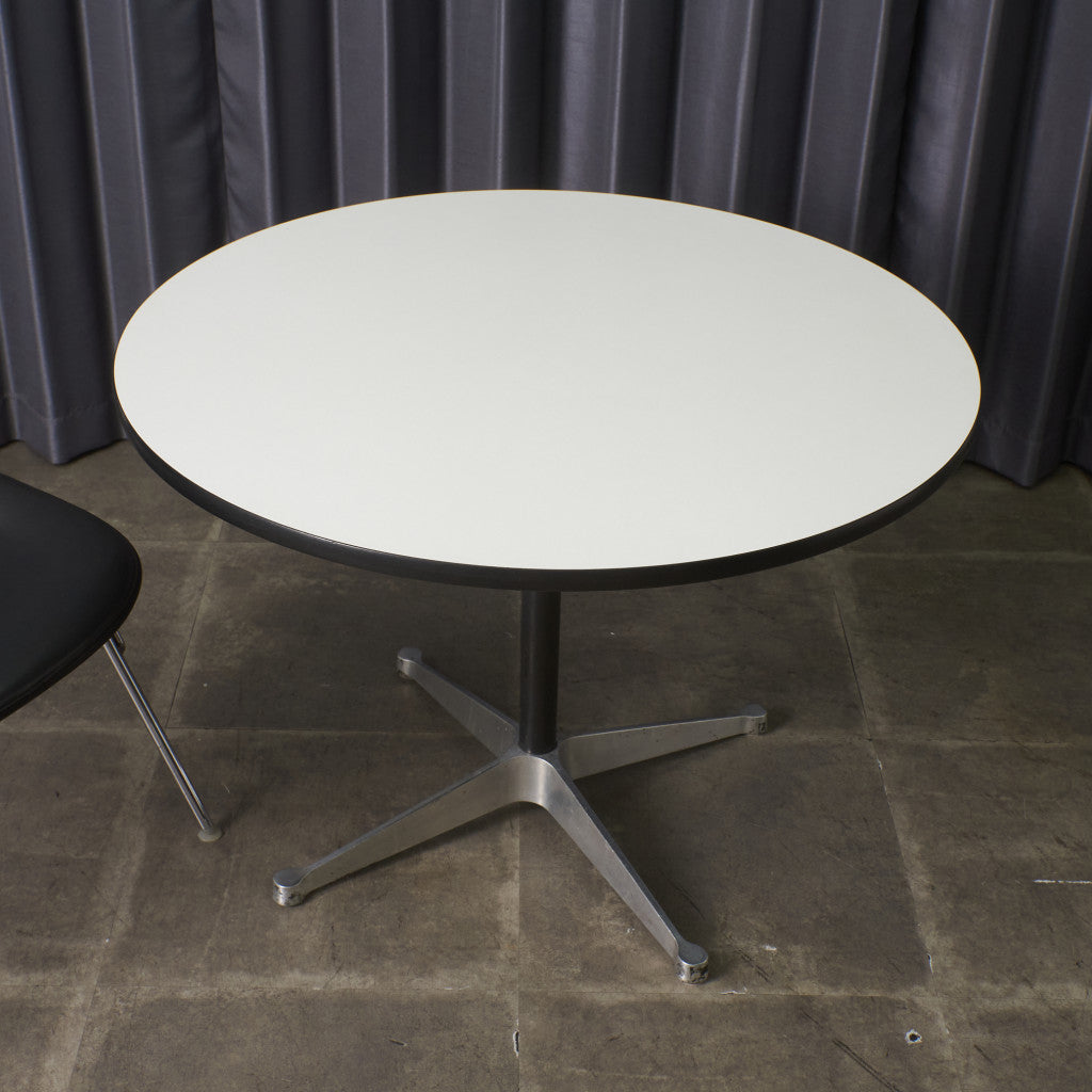 イームズ コントラクトベース ラウンドテーブル