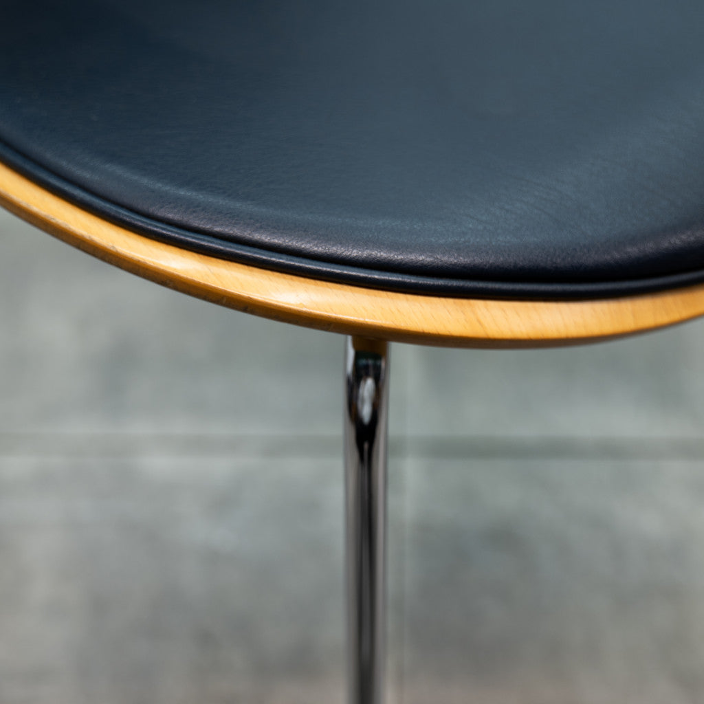 セブンチェア / フロントパディング