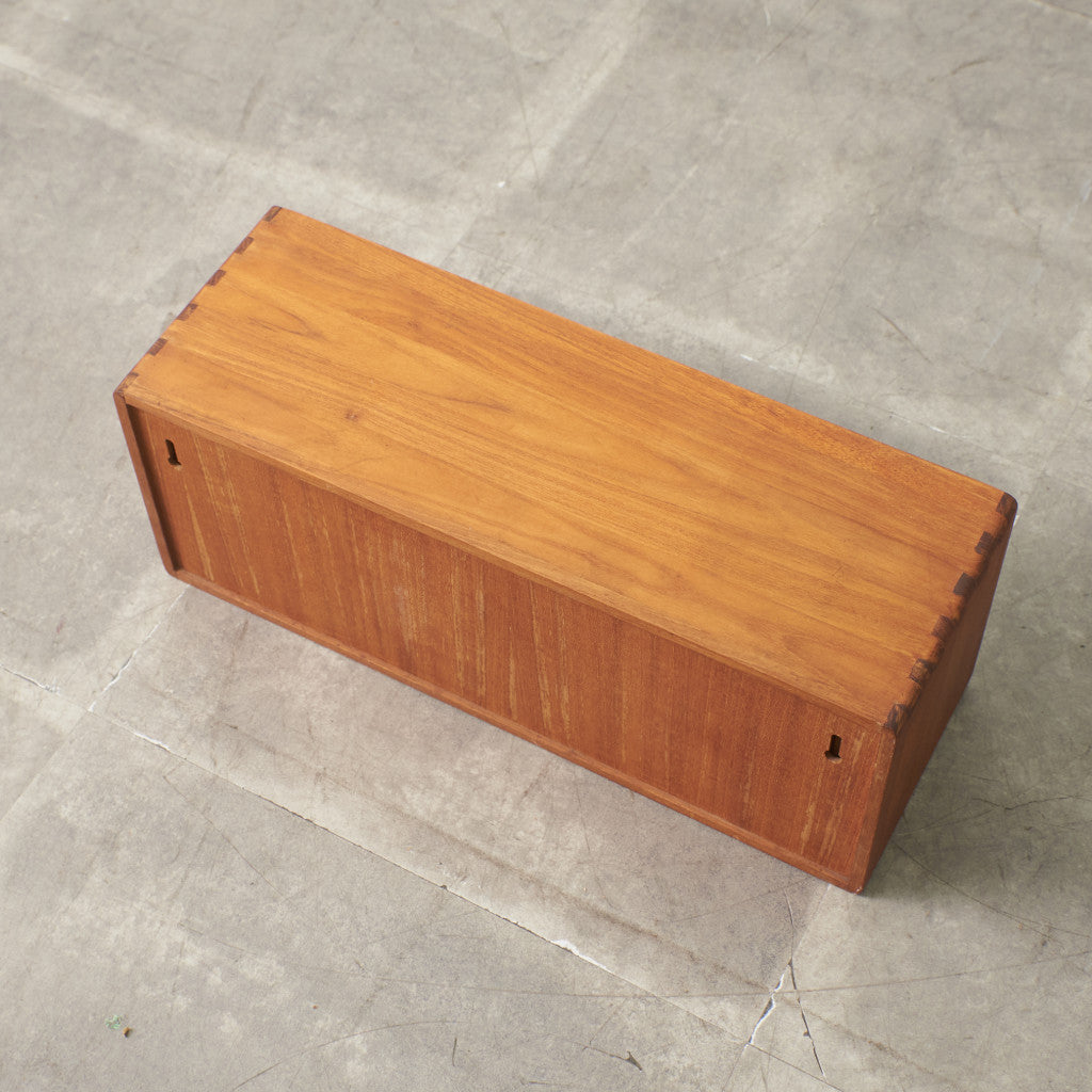 チーク材 壁掛けCDラック｜KALMAR Designs – rocca rocca