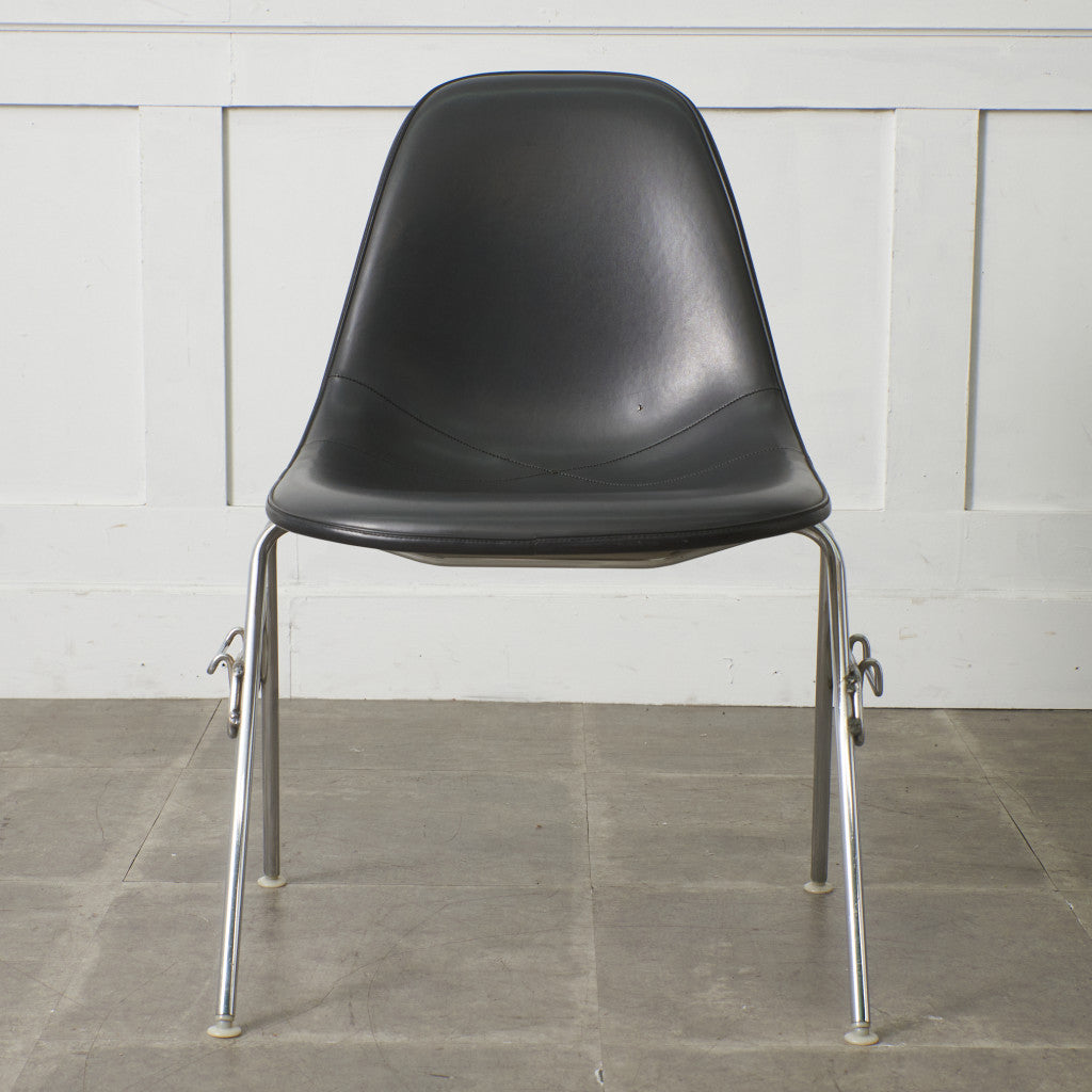 サイドシェルチェア スタッキングベース