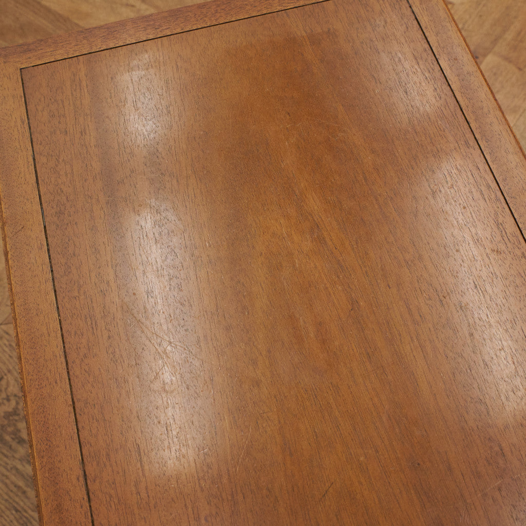 TRIUNE サイドテーブル