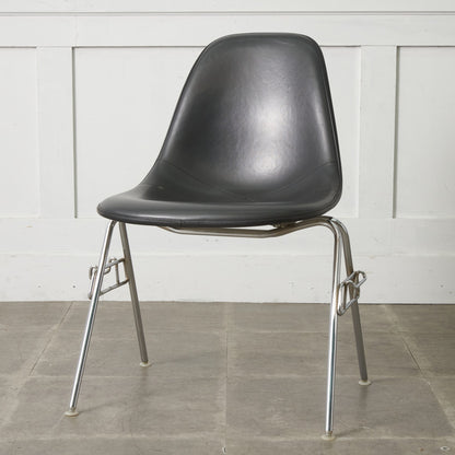 サイドシェルチェア スタッキングベース