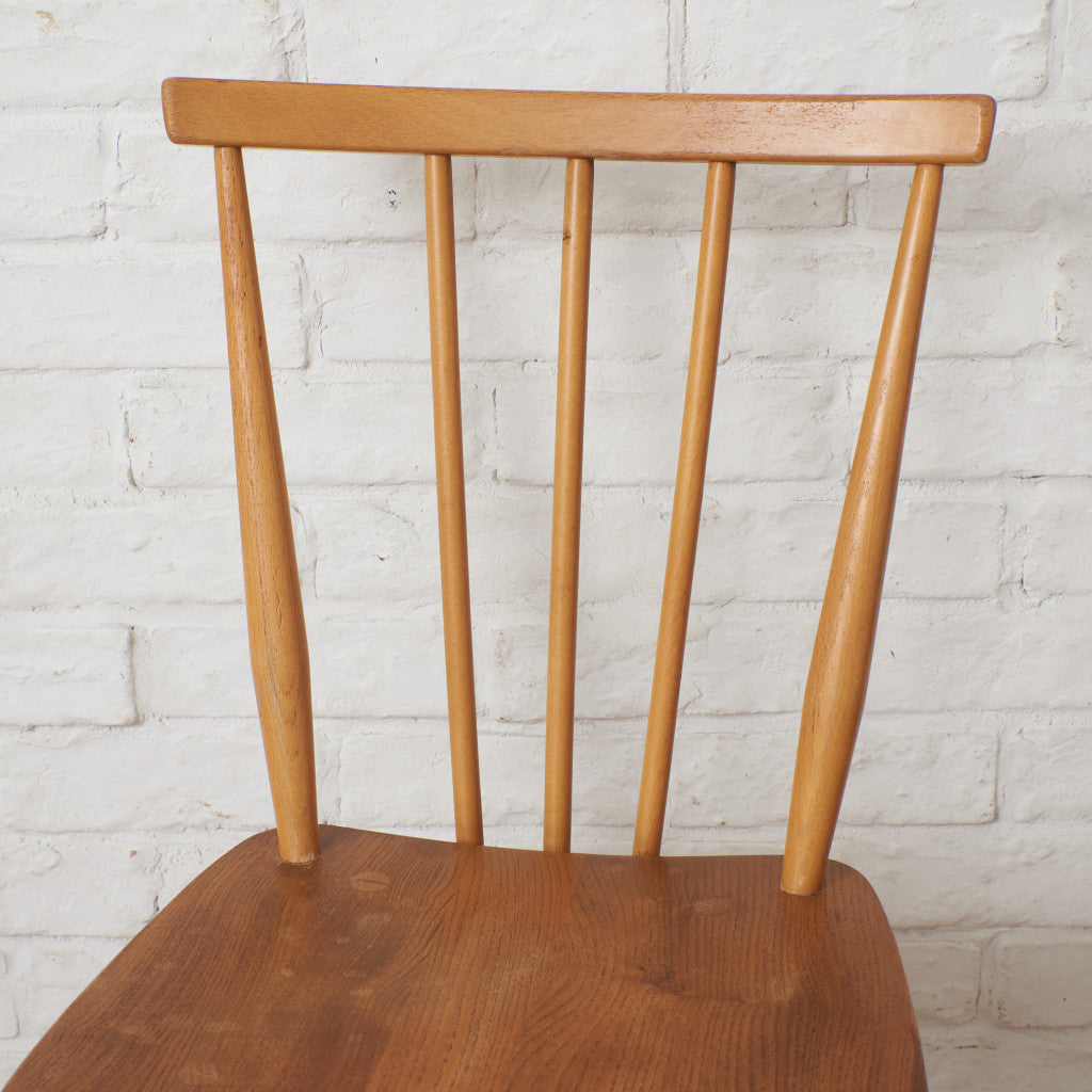 スティックバックチェア