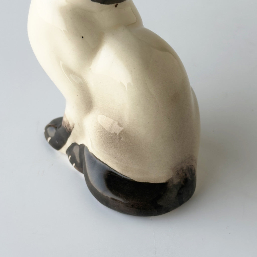 英国ヴィンテージ 猫のフィギュリン