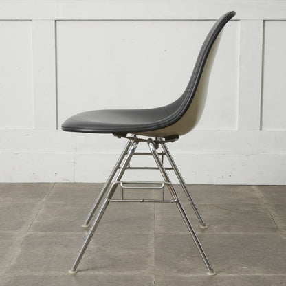 サイドシェルチェア スタッキングベース