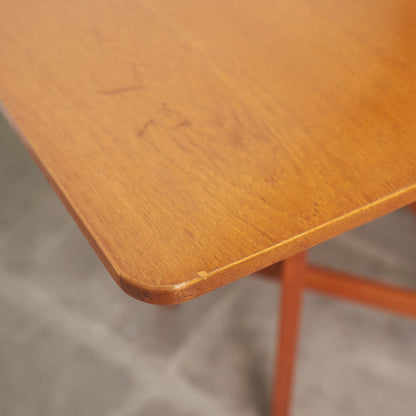 ドロップリーフゲートレッグテーブル