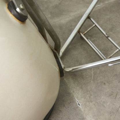 サイドシェルチェア スタッキングベース