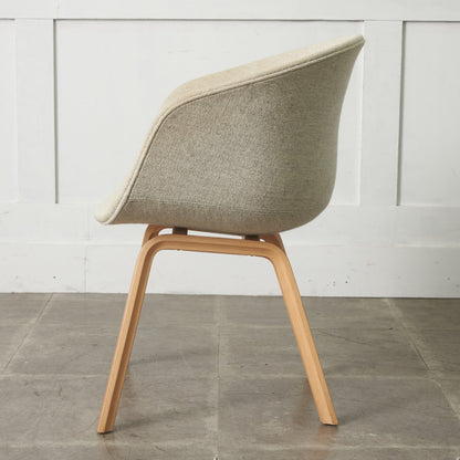 ABOUT A CHAIR アバウト ア チェア